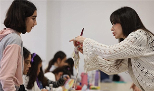 İzmirli Çocuklar 5 Haftada Kendi Kitaplarını Yazdı: 20 Küçük Yazar Sertifika Aldı