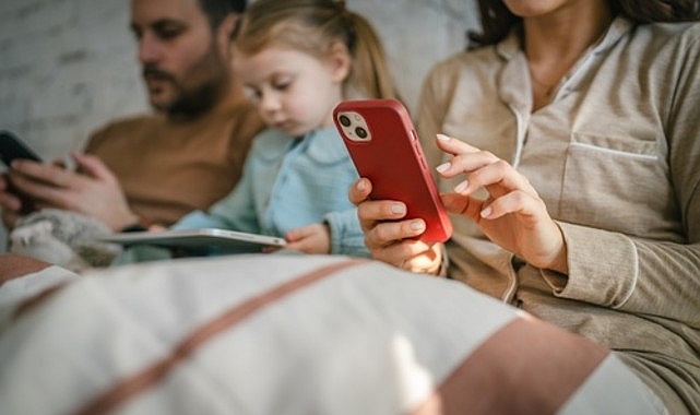 Dijital Bağımlılık Beyni Nasıl Ele Geçiriyor? Uzman 3 Kritik Adım Açıkladı