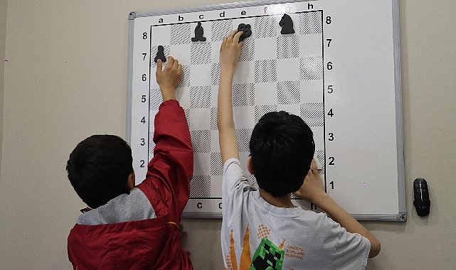 Maltepe'de Çocuklar Satranç Kursuyla Zihinsel Becerilerini Geliştirdi