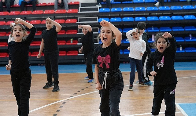 Maltepe'de 2 Aylık Karate Kursu Tamamlandı: Çocuklar Sertifikalarını Aldı