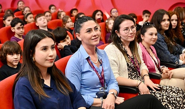 Manisa'da Minik Öğrenciler Çevre Dedektifi Oldu: 3 Eğitmenle Doğa Bilinci