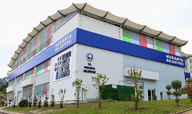 Mudanya'da 3 Bin Metrekarelik Gençlik Merkezi Açıldı: Eğitimden Spora Her İmkan