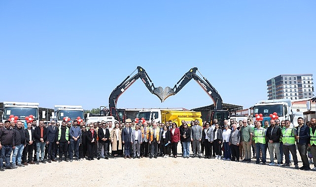 Nilüfer Belediyesi filosuna 10 yeni araç: Yerli üretim iş makineleri ve kamyonlar hizmete girdi