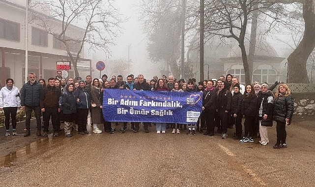 Nilüfer'de Kanser Farkındalığı İçin 7,5 Km Doğa Yürüyüşü Düzenlendi