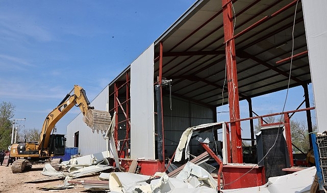 Nilüfer'de 2 Günde 4 Kaçak Yapı Yıkıldı: Toplam Alan 3 Bin Metrekare