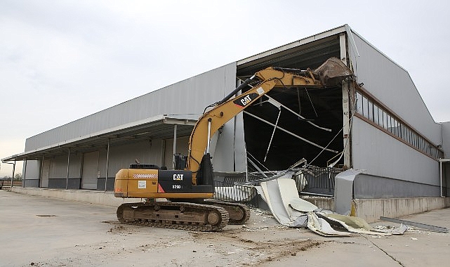 Nilüfer'de 4 Bin Metrekarelik Kaçak Depo Yıkıldı: Belediye Kararlı