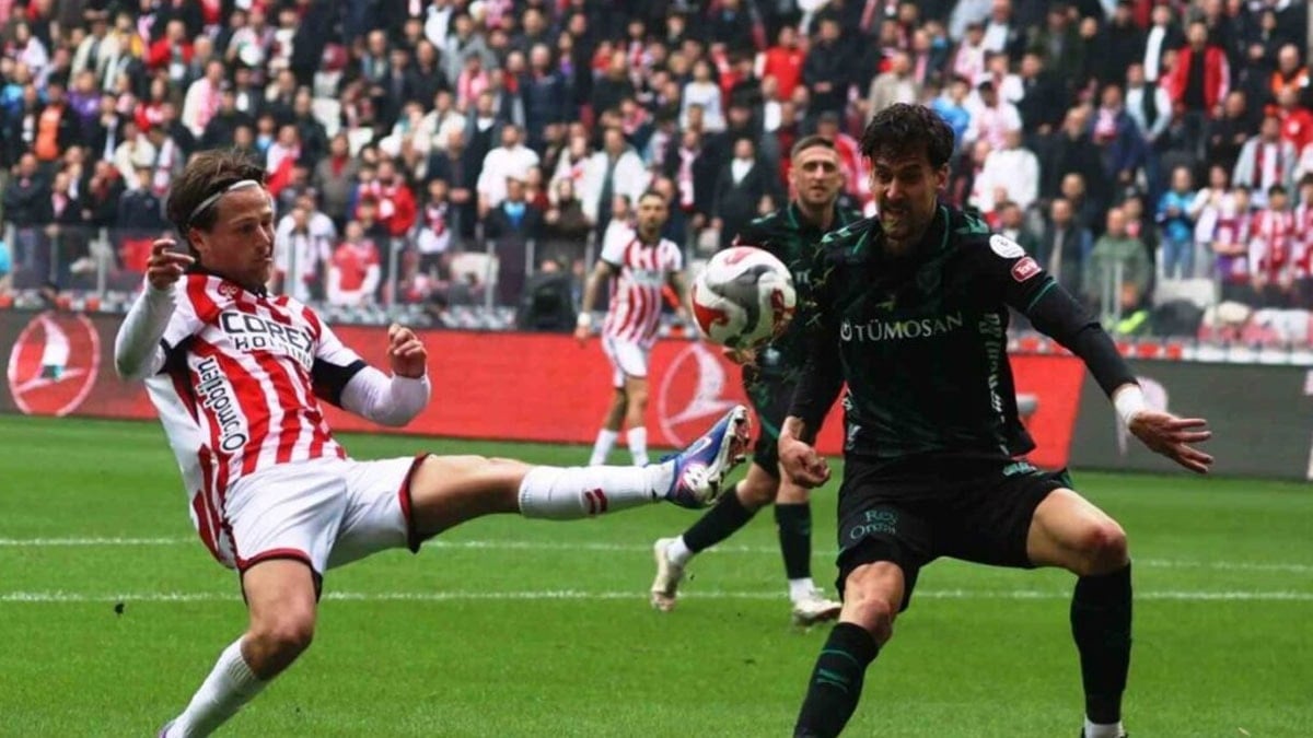 Samsun'da 2-2'lik Dram: 4 Gol, Kırmızı Kart ve Kaçan Penaltı