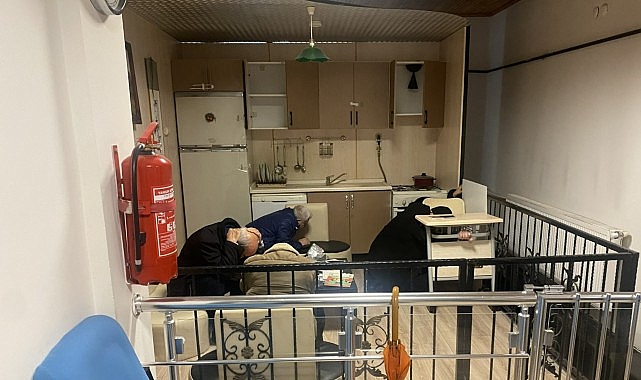 Kocaeli'de 65 Yaş Üstü Vatandaşlar Simülasyonla Deprem Eğitimi Aldı