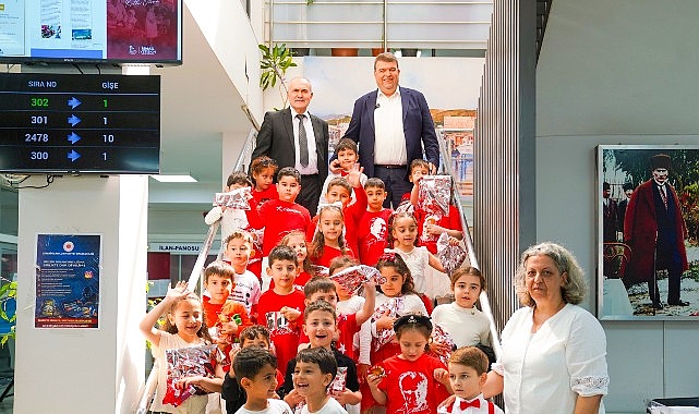 Seferihisar'da 23 Nisan Sürprizi: Başkanlık Koltuğu 4. Sınıf Öğrencisine Emanet