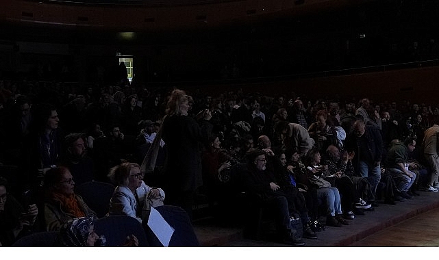 Kocaeli Şehir Tiyatroları, Bursa Festivali'nde Uzun Alkışlarla Taçlandı