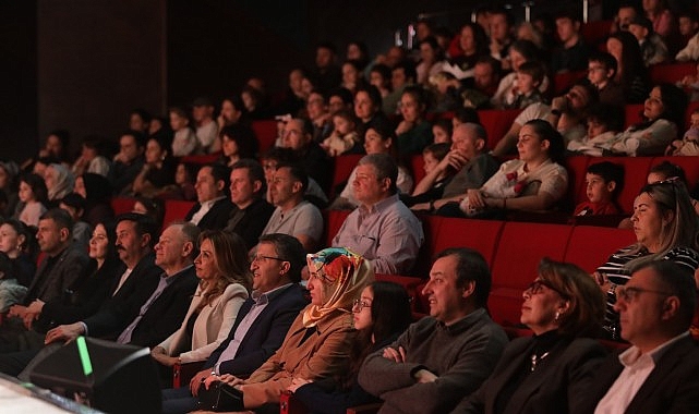 İstanbul Şehir Tiyatroları'ndan Çocuklara Özel: 'İtfaiyecinin Sırrı' Sahnelendi