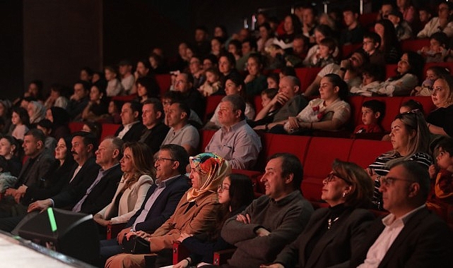 İstanbul Şehir Tiyatroları'ndan Çocuklara Özel: “İtfaiyecinin Sırrı” Sahnelendi