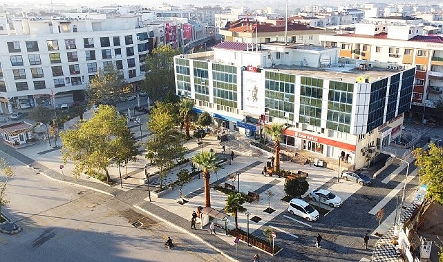 Menderes'te Tütüncüoğlu Parkı Yeni Oyun Gruplarıyla Yenilendi