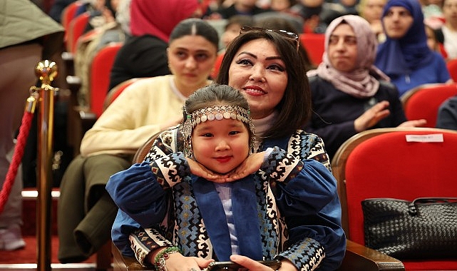 Alatau Serileri Yeni Albümünü Bağcılar'da 10 Bin Kişi Önünde Tanıttı