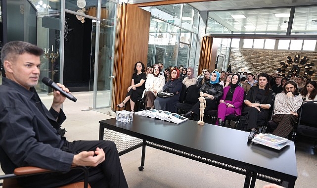 Cihan Nacar'dan Genç Tasarımcılara: 'Uzun Süre Çalışın, Hemen Marka Kurmayın'