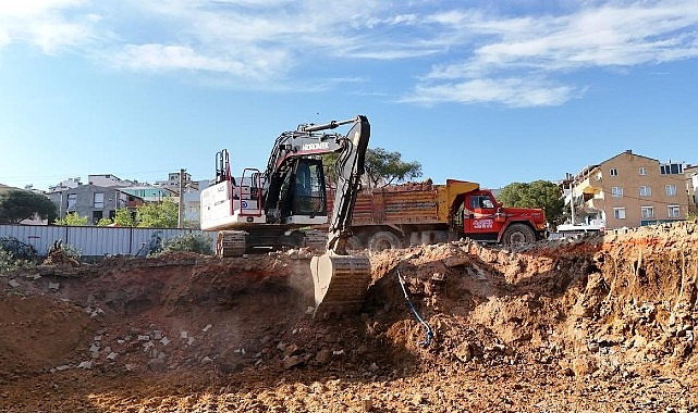 Ayvalık'ta Sosyal Yaşam Merkezi İçin Kazı Çalışmaları Başladı: 2. Çocuk Etkinlik Merkezi, Mahalleevleri ve Taziye Evi Yolda