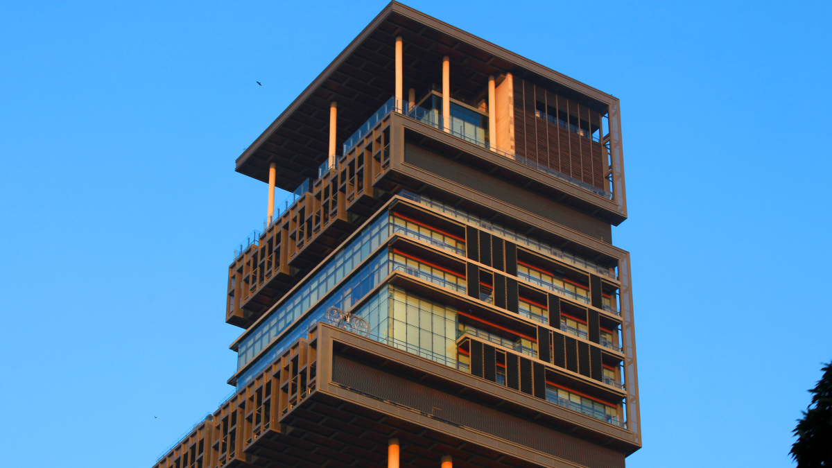 2 Milyar Dolarlık Antilia: 30 Ülkenin Ekonomisini Geride Bırakan Ev