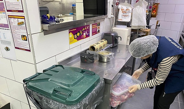 Kemer'de 50'den Fazla İşletmeye Zabıta Denetimi: Hijyen ve Fiyat Kontrolü