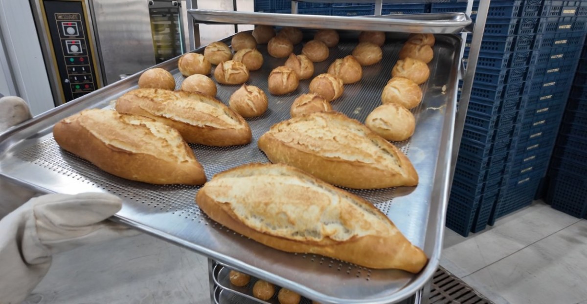 Ordu'da Halk Ekmek Büfelerine Yoğun Talep: Piyasada 15 TL Olan Ekmek 8 TL'ye Satılıyor