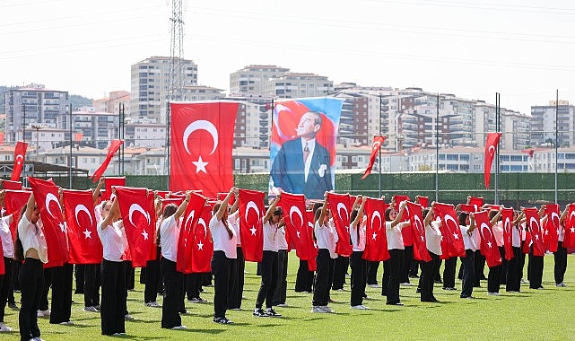 Aliağa'da 19 Mayıs Coşkusu: 107. Yıl Dönümünde Gençlik Rüzgarı Esti
