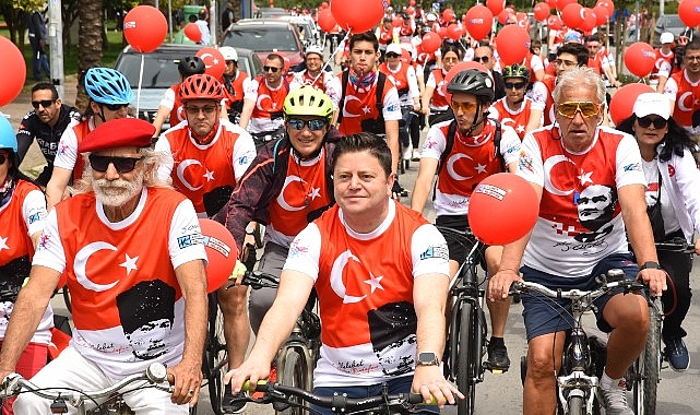 19 Mayıs Coşkusu Kadıköy'de: Bisiklet Turu ve Gençlik Konserleri