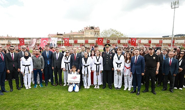 Nevşehir'de 19 Mayıs Coşkusu: Spor Gösterileri ve Ödüllerle Dolu Bir Kutlama