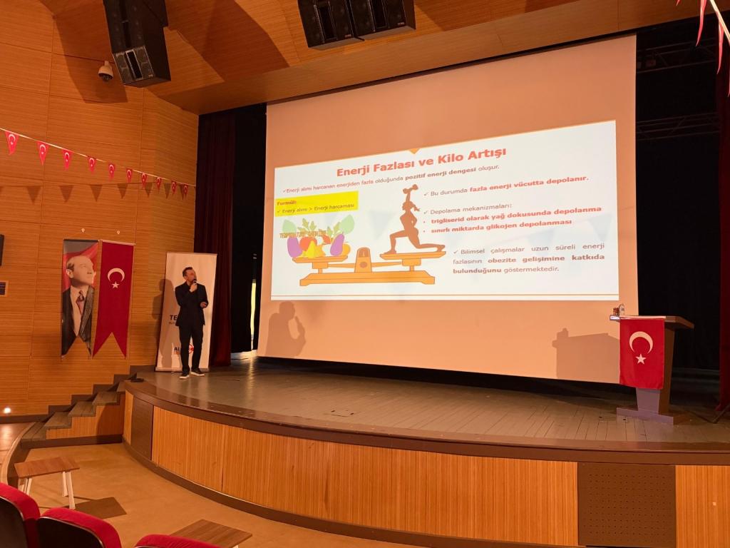 Diyetisyen Dr. Hamit Can'dan Muratlı'da Sağlıklı Beslenme Eğitimi: Kronik Hastalıklara Karşı Bilinçlenme