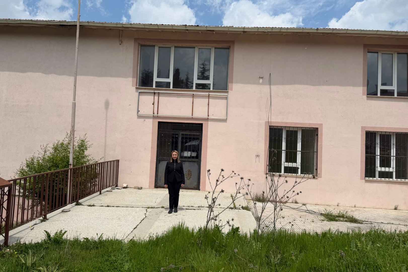 Pazaryeri'nde Tarihi Okul Binası Mahalle Konağı ve Misafirhane Oluyor