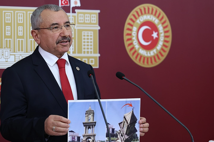 Eski Başkandan Sert Tepki: Sancaktepe'deki Anıt Yıkımı 'Kindarca Muamele'