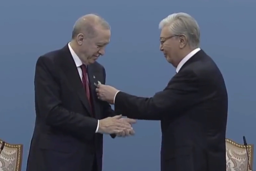 Cumhurbaşkanı Erdoğan’a Kazakistan’da Hoca Ahmet Yesevi Nişanı Takdim Edildi