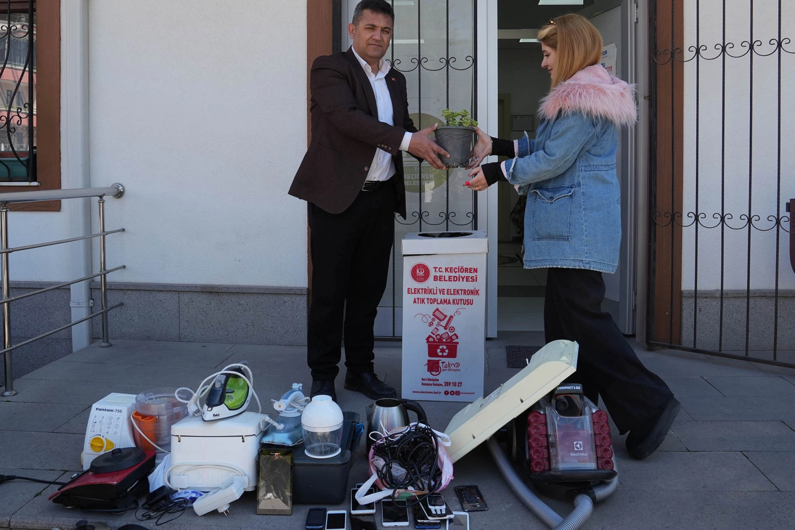 Keçiören'de Elektronik Atıklar Geri Dönüşümle Ekonomiye Kazandırılıyor