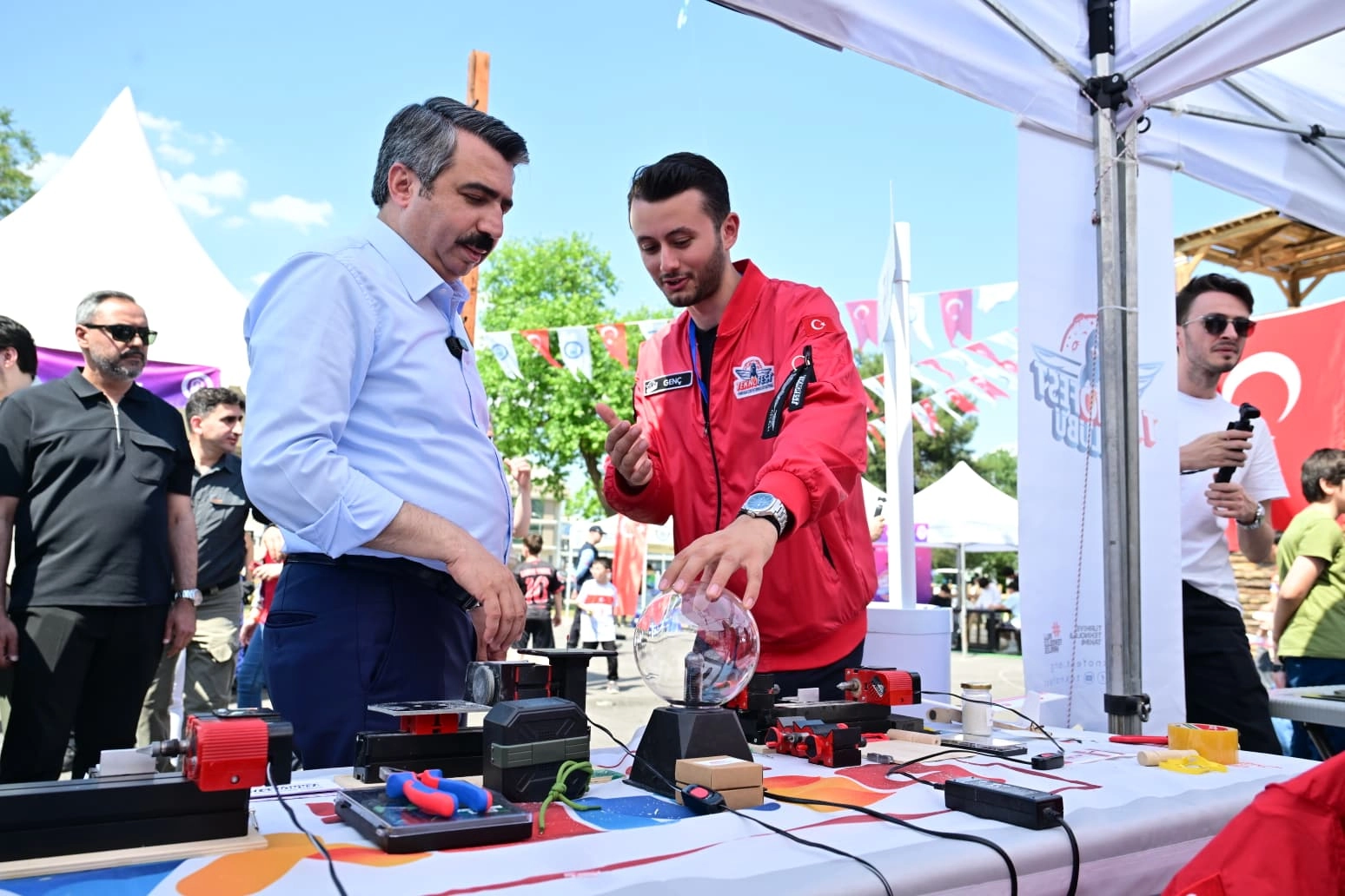 Yıldırım'da 19 Mayıs'a Özel: Bilim ve Teknoloji Festivali Gençleri Büyüledi