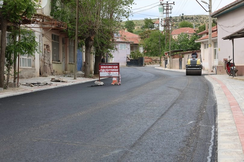 Denizli Çivril'de 625 Metrelik Cadde Yenilendi: 1840 Ton PMT, 1000 Ton Asfalt