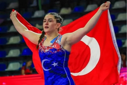 Köyden Avrupa Zirvesine: Rümeysa Tezcan'dan Tarihi Altın Madalya