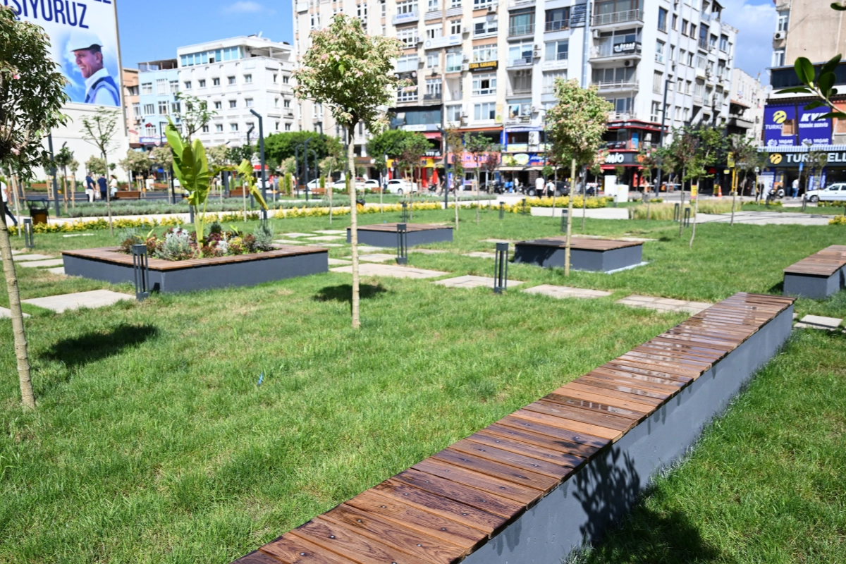 Mersin’de 3.584 Metrekarelik Yeni Meydan: Yeşil Alan ve 99 Ağaçlı Proje Tamamlandı