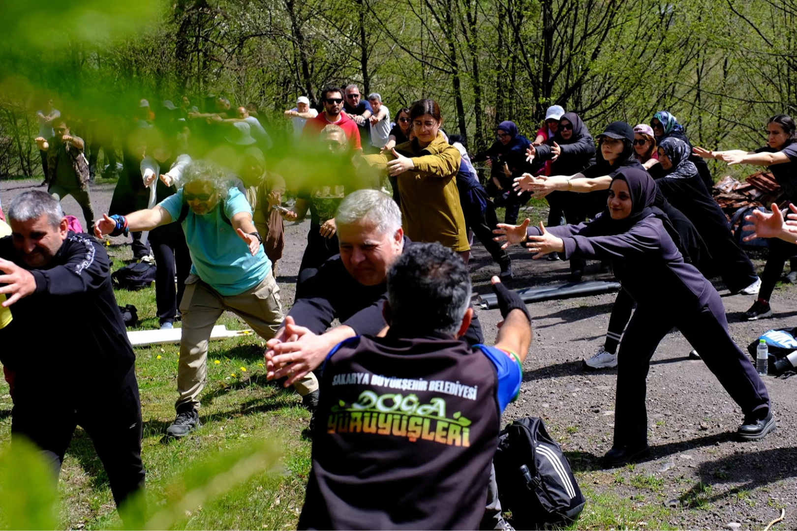 Sakarya'da İlkbahar Yürüyüşü: 16 Kilometrelik Parkurda İki Mevsim Bir Arada