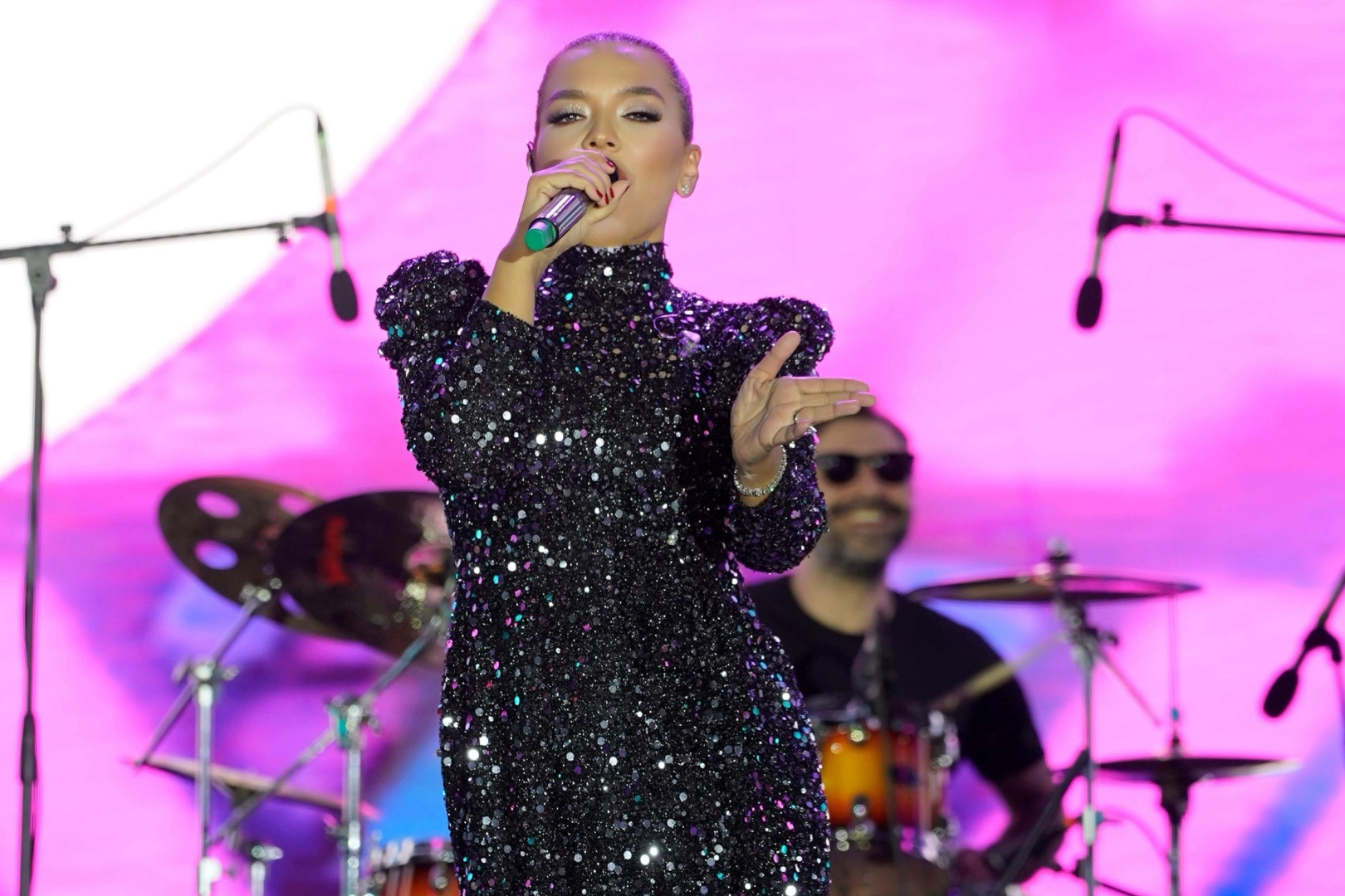 Demet Akalın Aydın'da 45 Bin Kişiye Sahne Oldu: Kültür Yolu Festivali'nde Rekor Katılım