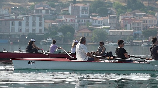 Ayvalık'ta Tarihi Kürek Şöleni: 700 Sporcu Sarımsaklı'da Yarışacak