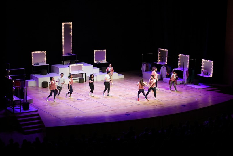 Denizli'de 38. Tiyatro Festivali: 28 Topluluk, 300 Sanatçı ve 'Hamlet' Finali