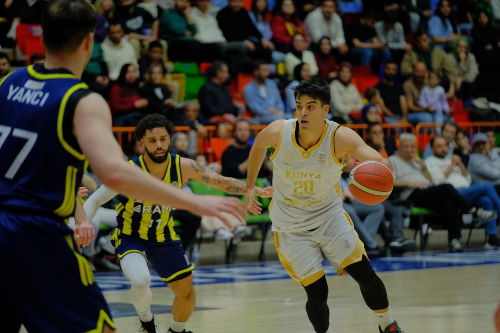 Konya Büyükşehir Belediyespor Fenerbahçe Koleji'ni 91-63 Devirerek Yarı Finale Yükseldi