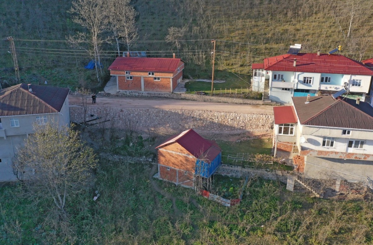Ordu'da Kırsal Yollara Güvenlik Duvarı: 50 Metrelik Taş Duvar Heyelan Riskini Azaltacak