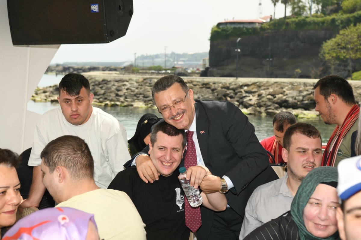 Trabzon'da Engelliler Haftası Şenliği: 'Yaşamın İçindeyiz Hep Birlikte'