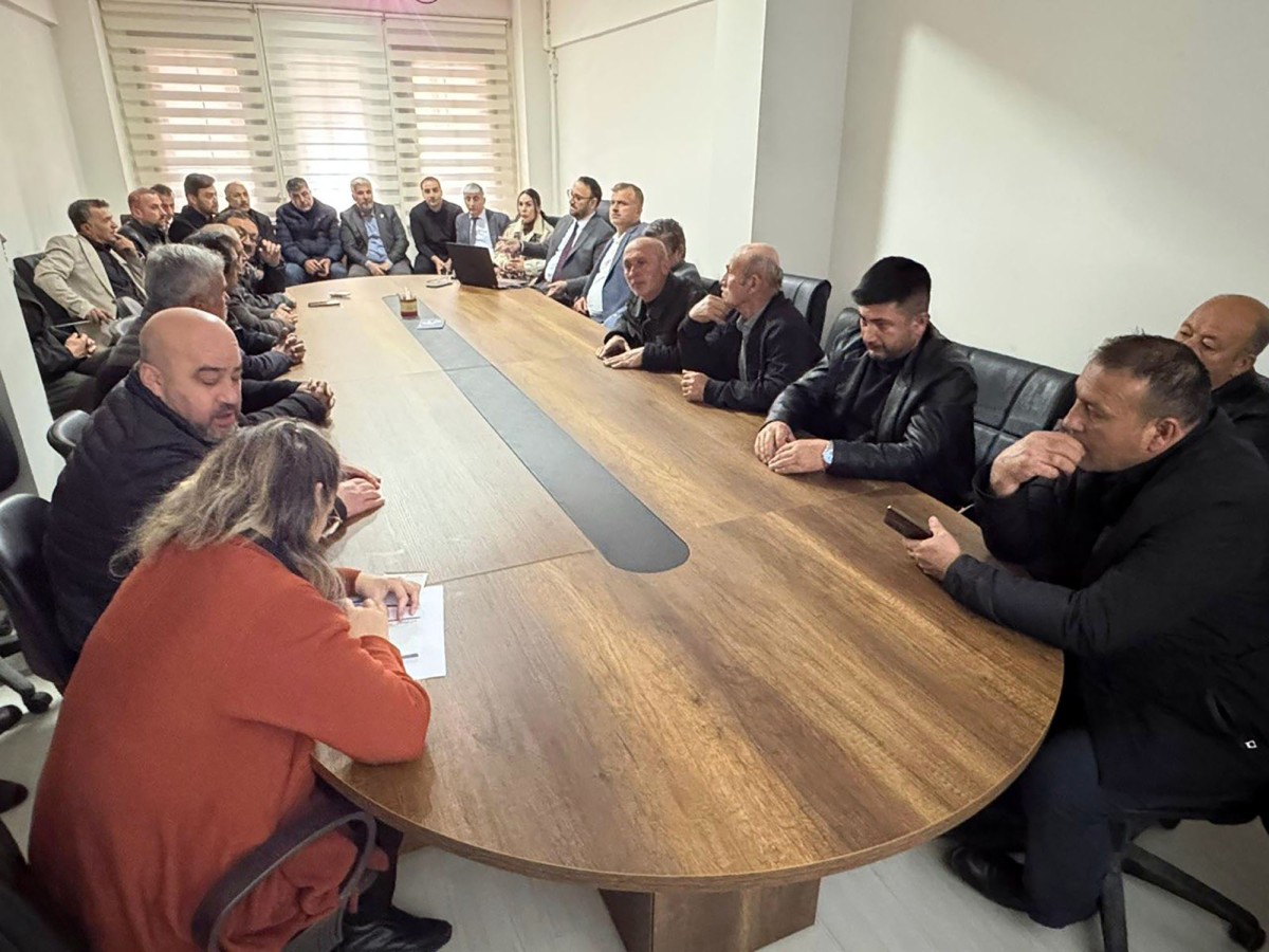 Sakarya Büyükşehir Belediyesi'nden Muhtarlarla Sahada İstişare: İlk Durak Taraklı