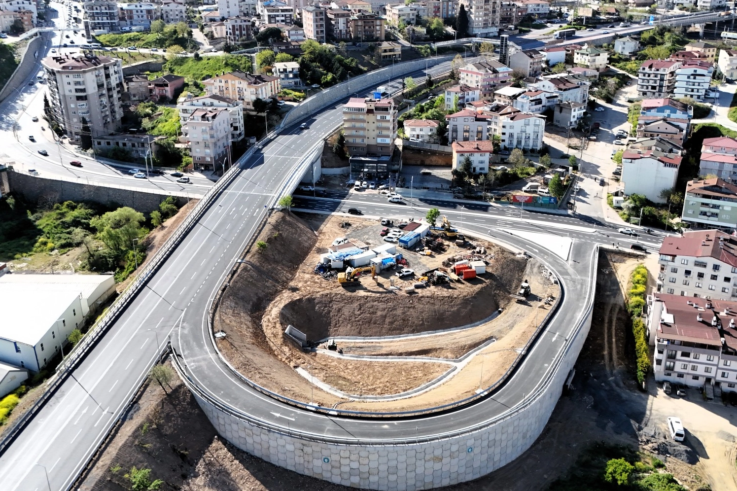 Gebze'de 6 Aylık Dev Ulaşım Projesi Tamamlandı: Köprülü Kavşak Trafiğe Açıldı