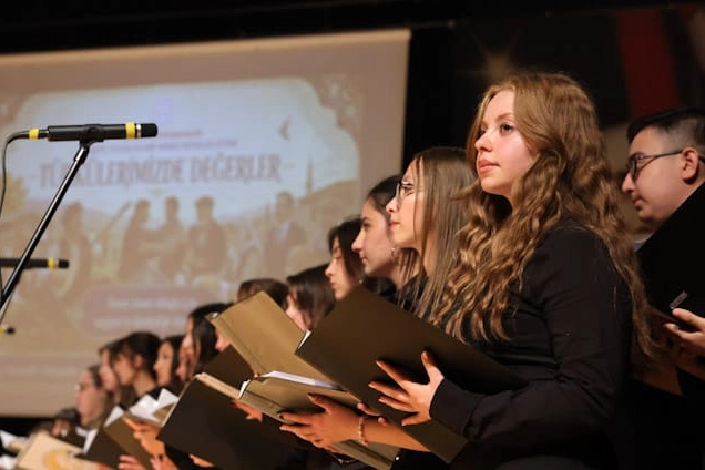 Kütahya'da 'Türkülerimizde Değerler' Konserine Yoğun İlgi: Sanat ve Kültür Buluşması