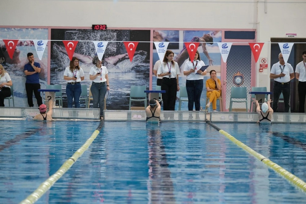 Eskişehir'de Engelsiz Kulaçlar Yarışlarına Yoğun Katılım ve Büyük Destek