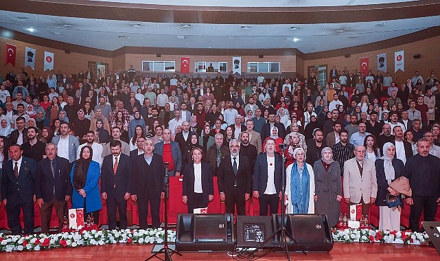 Keçiören'de Ahmet Özhan Rüzgarı: Tasavvuf Musikisi ve Söyleşiyle Dolu Gece