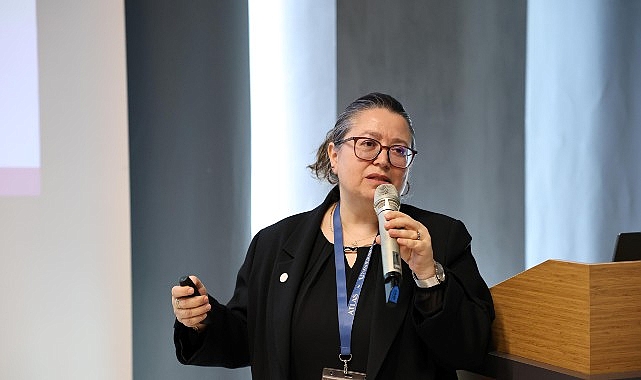 Çalışan Annelerin Kariyer ve Ruh Sağlığı Dengesi Atlas Üniversitesi'nde Masaya Yatırıldı