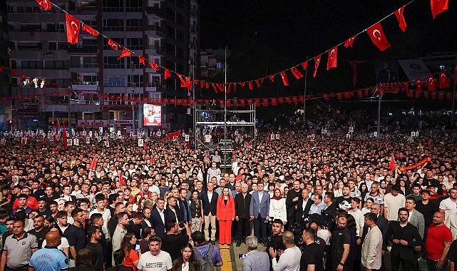 Antalya'da 19 Mayıs Coşkusu: 400 Metrelik Dev Bayrak ve Gazapizm Konseri