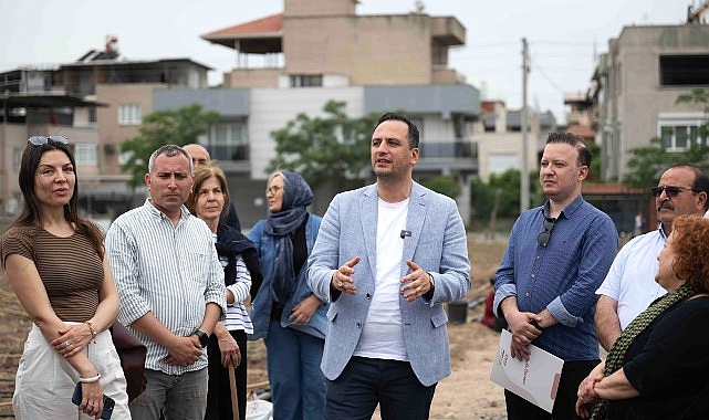 Kadın Üreticiler ve Uluslararası Uzmanlar Bornova'da Kent Bostanlarında Buluştu